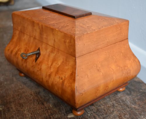 FINE AND UNUSUAL SATINWOOD TEA CADDY - ADDITIONAL PHOTO 3