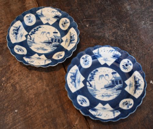 PAIR OF EARLY ENGLISH PORCELAIN PLATES - ADDITIONAL PHOTO 1