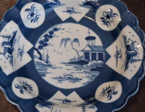 PAIR OF EARLY ENGLISH PORCELAIN PLATES - ADDITIONAL PHOTO 7