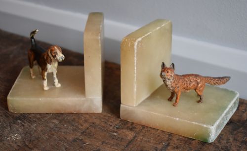 PAIR OF FOX AND HOUND DECO BOOKENDS - ADDITIONAL PHOTO 1