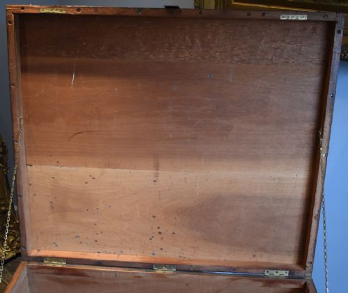 LARGE LOW TRAVELING TRUNK OR CHEST - ADDITIONAL PHOTO 7