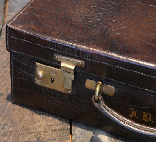 FINE FINNEGANS CROCODILE LEATHER SUITCASE - ADDITIONAL PHOTO 2