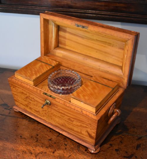 SUPERB QUALITY SATINWOOD TEA CADDY - ADDITIONAL PHOTO 2