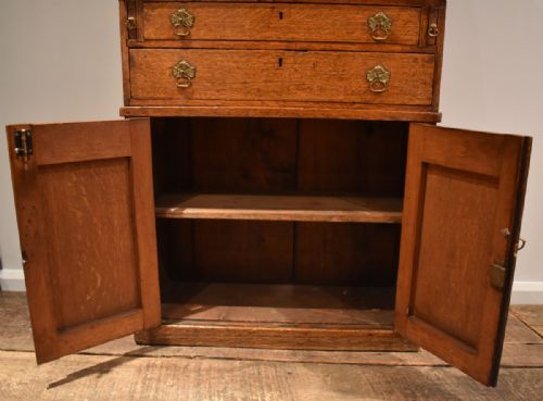UNUSUAL UPRIGHT OAK BUREAU - ADDITIONAL PHOTO 3