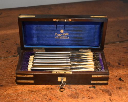 superb boxed days of the week razor set - CATEGORY: ANTIQUE MISCELLANEOUS - DATED 1880