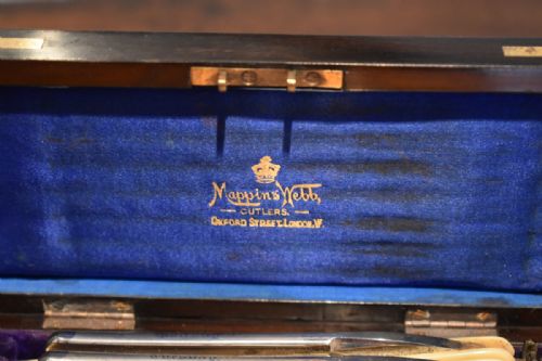 SUPERB BOXED DAYS OF THE WEEK RAZOR SET - ADDITIONAL PHOTO 2