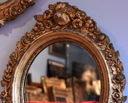 A PAIR OF VICTORIAN SMALL OVAL GILT MIRRORS - ADDITIONAL PHOTO 6