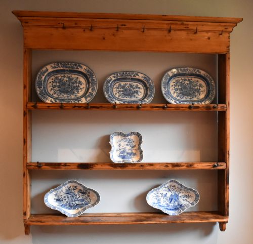 small fine delft or plate rack in pine - CATEGORY: ANTIQUE FURNITURE - DATED REGENCY