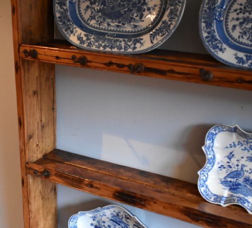 SMALL FINE DELFT OR PLATE RACK IN PINE - ADDITIONAL PHOTO 5