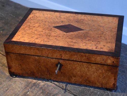 regency bird's eye maple sewing or work box - CATEGORY: ANTIQUE BOXES - DATED REGENCY