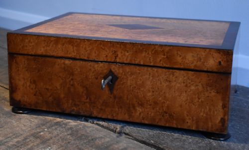 REGENCY BIRD'S EYE MAPLE SEWING OR WORK BOX - ADDITIONAL PHOTO 1