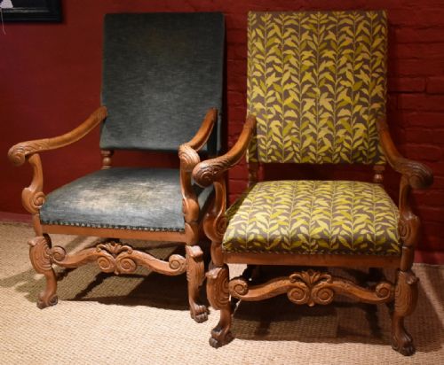 pair of nineteenth century oak armchairs - CATEGORY: ANTIQUE CHAIRS - DATED 19TH CENTURY
