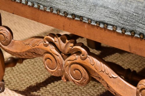 PAIR OF NINETEENTH CENTURY OAK ARMCHAIRS - ADDITIONAL PHOTO 4