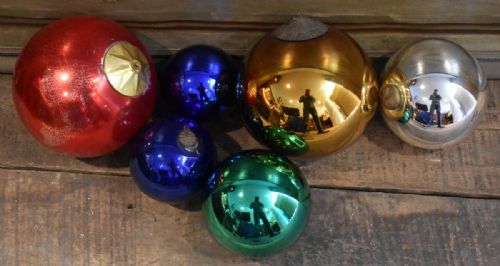COLLECTION OF GLASS WITCHES BALLS - ADDITIONAL PHOTO 4