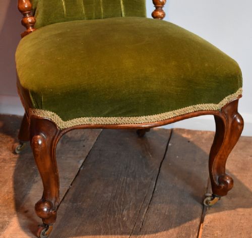 GOOD VICTORIAN WALNUT NURSING CHAIR - ADDITIONAL PHOTO 1