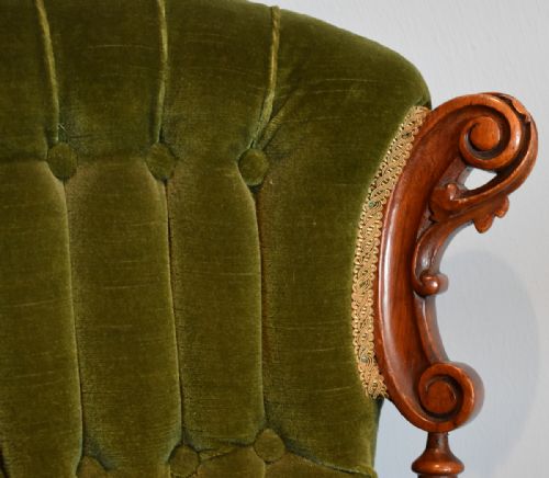 GOOD VICTORIAN WALNUT NURSING CHAIR - ADDITIONAL PHOTO 2