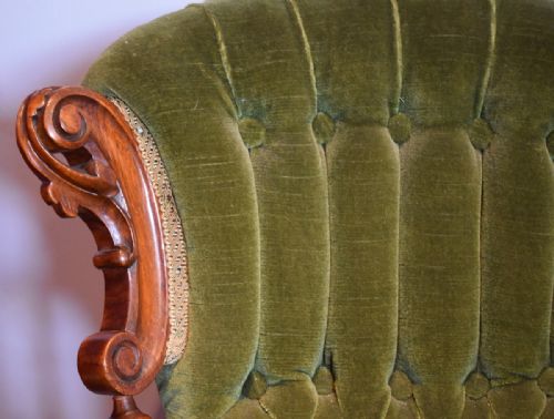 GOOD VICTORIAN WALNUT NURSING CHAIR - ADDITIONAL PHOTO 3