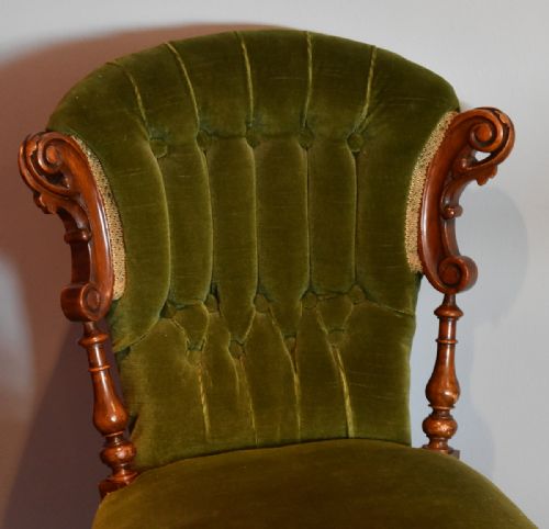 GOOD VICTORIAN WALNUT NURSING CHAIR - ADDITIONAL PHOTO 7