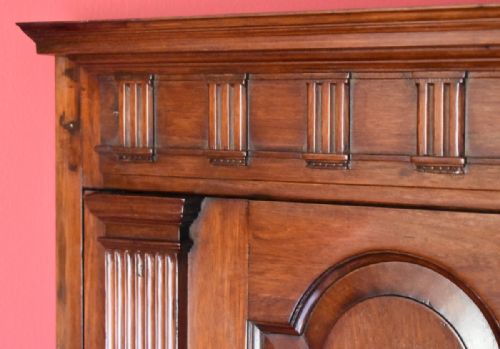 UNUSUAL GEORGIAN CORNER CUPBOARD - ADDITIONAL PHOTO 1