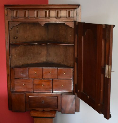 UNUSUAL GEORGIAN CORNER CUPBOARD - ADDITIONAL PHOTO 7