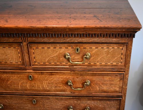 FINE GEORGIAN OAK CHEST OF DRAWERS - ADDITIONAL PHOTO 9