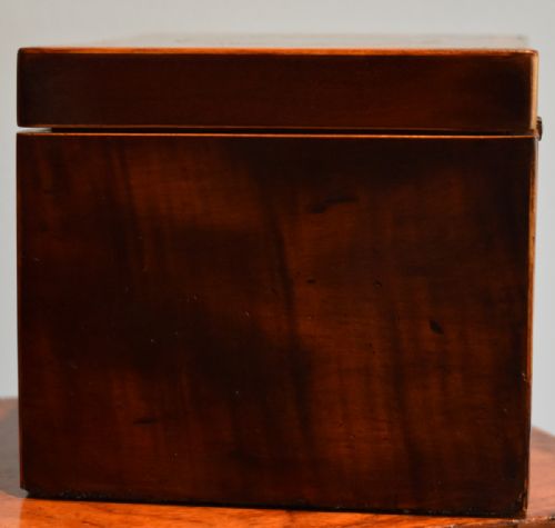 FINE GEORGIAN MAHOGANY AND BUR YEW TEA CADDY - ADDITIONAL PHOTO 3