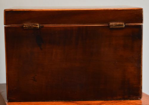 FINE GEORGIAN MAHOGANY AND BUR YEW TEA CADDY - ADDITIONAL PHOTO 4