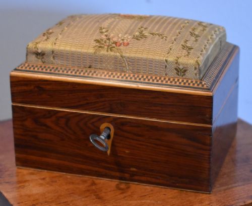 superb tiny regency rosewood sewing box - CATEGORY: ANTIQUE BOXES - DATED REGENCY