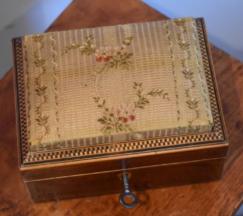 SUPERB TINY REGENCY ROSEWOOD SEWING BOX - ADDITIONAL PHOTO 2