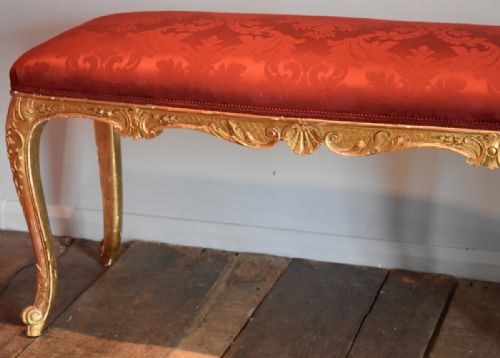 FINE CARVED GILTWOOD WINDOW SEAT - ADDITIONAL PHOTO 1