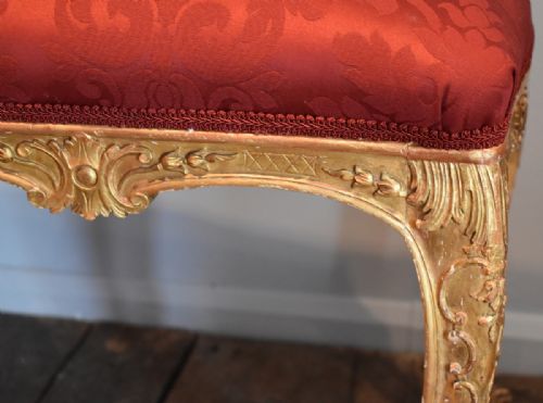 FINE CARVED GILTWOOD WINDOW SEAT - ADDITIONAL PHOTO 3
