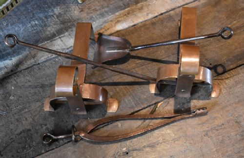 FINE SET OF ARTS AND CRAFTS COPPER FIRE IRONS - ADDITIONAL PHOTO 2