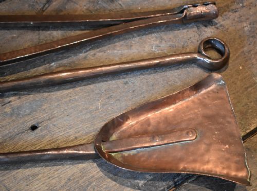 FINE SET OF ARTS AND CRAFTS COPPER FIRE IRONS - ADDITIONAL PHOTO 4