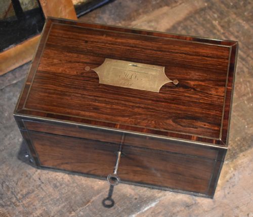 FINE GEORGIAN BRASS INLAID ROSEWOOD TEA CADDY - ADDITIONAL PHOTO 1