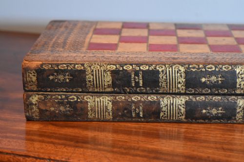 CHESS BOARD DISGUISED AS BOOKS - ADDITIONAL PHOTO 1