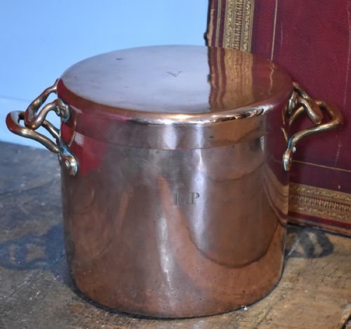fine quality victorian copper lidded cooking pot - CATEGORY: ANTIQUE METAL - DATED 1860