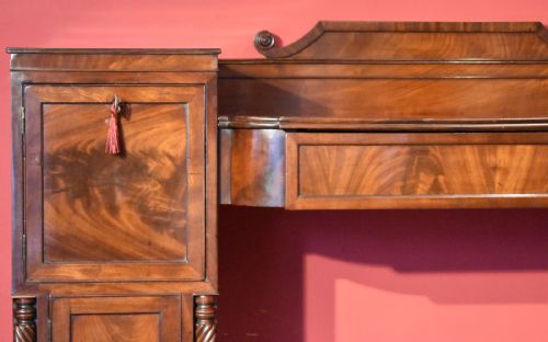 FINE SMALL REGENCY MAHOGANY PEDESTAL SIDEBOARD - ADDITIONAL PHOTO 2