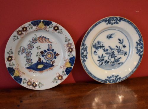 two english delft plates - CATEGORY: ANTIQUE PLATES - DATED 18TH CENTURY