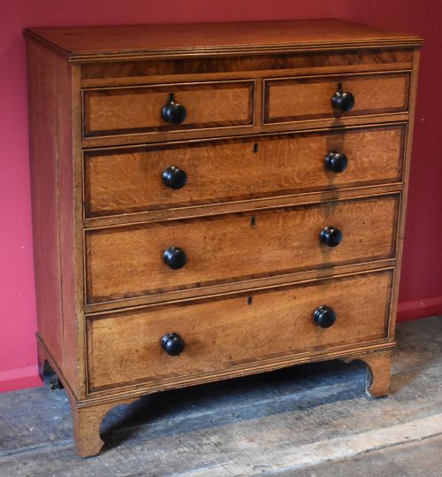 EARLY NINETEENTH CENTURY OAK CHEST OF DRAWERS - ADDITIONAL PHOTO 4