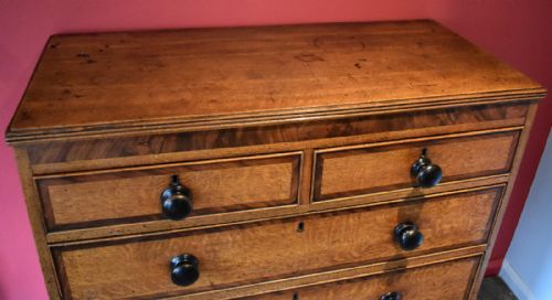 EARLY NINETEENTH CENTURY OAK CHEST OF DRAWERS - ADDITIONAL PHOTO 5