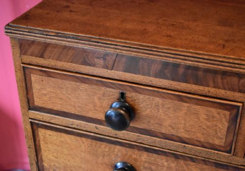 EARLY NINETEENTH CENTURY OAK CHEST OF DRAWERS - ADDITIONAL PHOTO 7