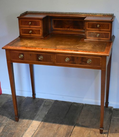 fine edwardian mahogany desk - CATEGORY: ANTIQUE DESKS - DATED EDWARDIAN