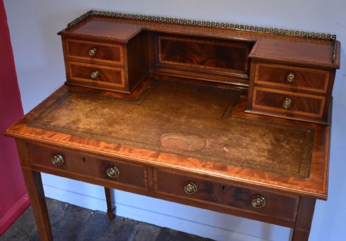 FINE EDWARDIAN MAHOGANY DESK - ADDITIONAL PHOTO 2