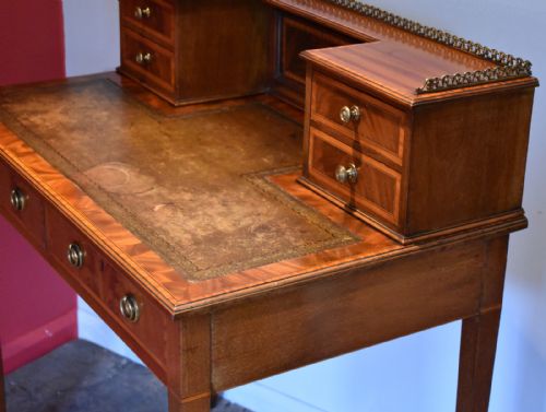 FINE EDWARDIAN MAHOGANY DESK - ADDITIONAL PHOTO 7