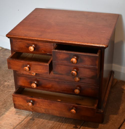 UNUSUAL DOUBLE SIDED MINIATURE CHEST OF DRAWERS - ADDITIONAL PHOTO 4