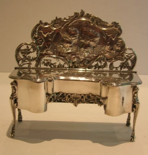 Magnificent William Comyns Figural Jewelry / Ring Box - Reynold's Angels