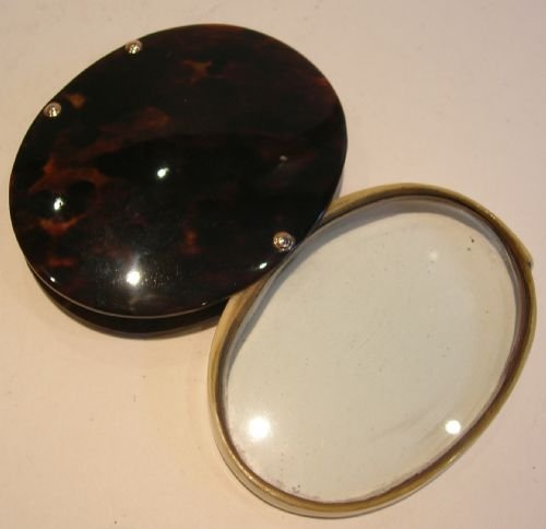 Large Gentleman's Tortoiseshell and Horn Magnifying Glass