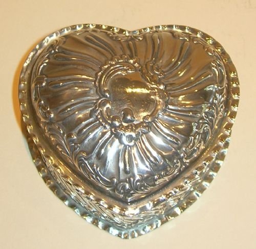 Large Victorian Sterling Silver Heart Box - Goldsmith's & Silversmith's - 1899