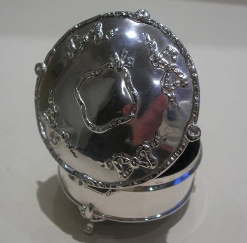 Pretty Antique Sterling Silver Jewelry / Ring Box - Ribbons and Bows