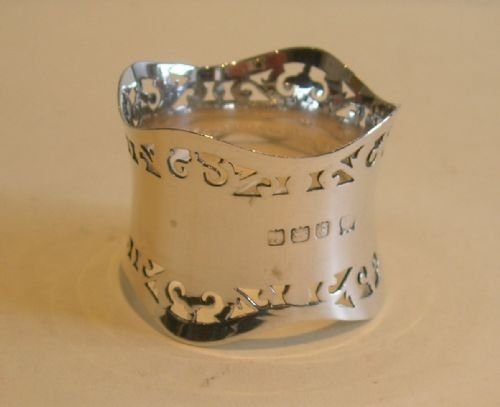 Attractive English Sterling Silver Napkin Ring - Birmingham 1916